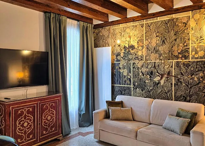 San Simeon Apartments